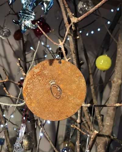 Silhouette - Boule à suspendre en acier corten (Métal) pour la décoration de jardin !