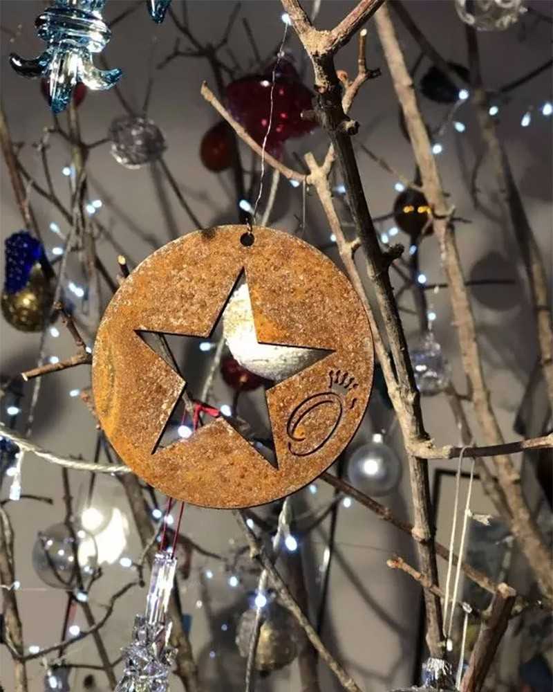 Silhouette - Boule étoile à suspendre en acier corten (Métal) pour la décoration de jardin !
