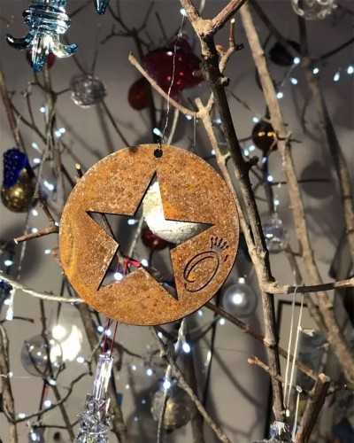 Silhouette - Boule étoile à suspendre en acier corten (Métal) pour la décoration de jardin !