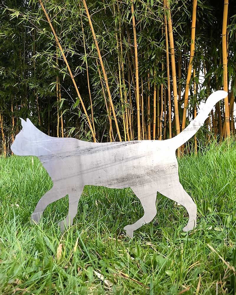 Silhouette - Chat qui marche à piquer en acier corten (Métal) pour la décoration de jardin !
